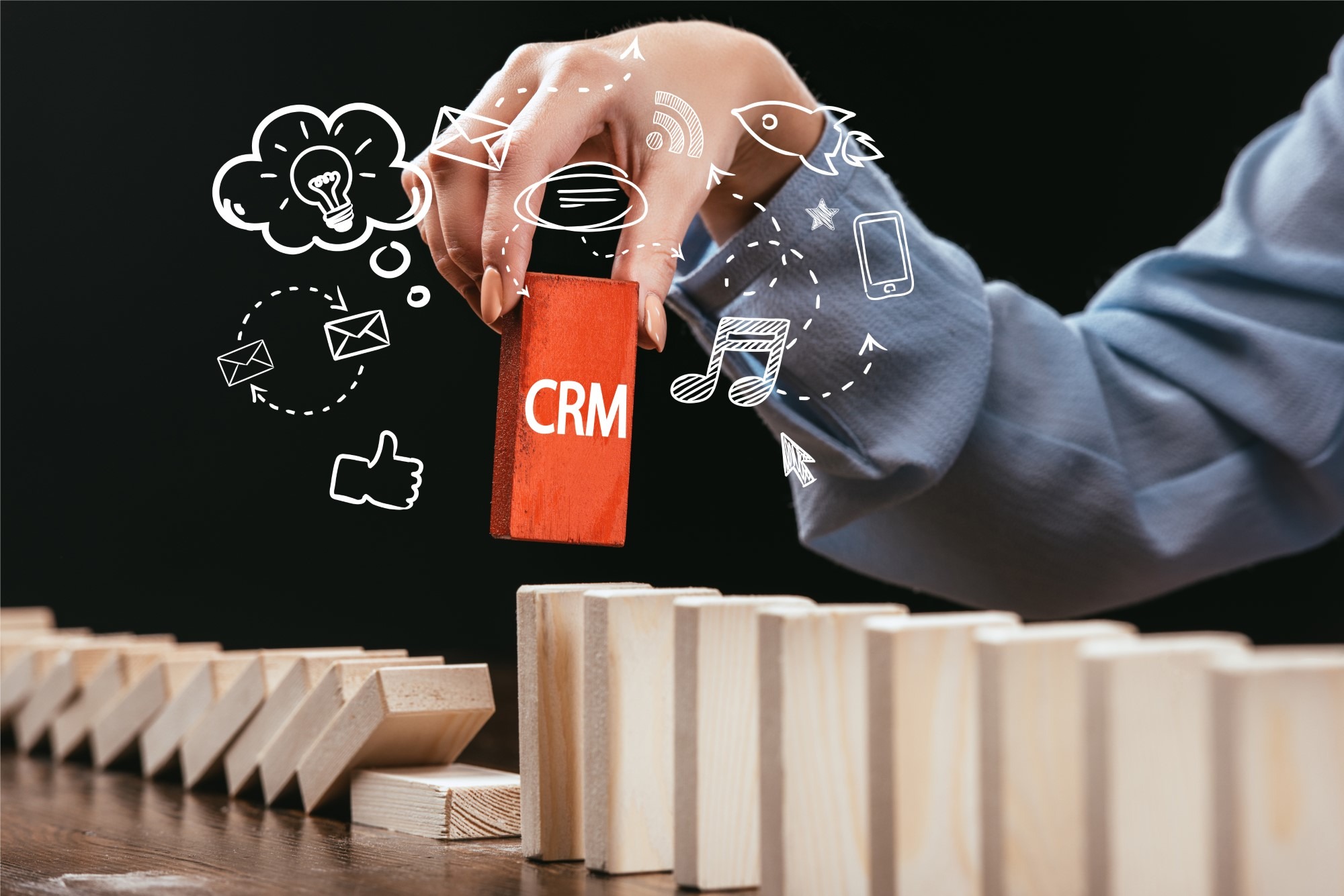 מערכות CRM לעומת מערכות לניהול פרויקטים – מה ההבדלים ומה מתאים לכם?